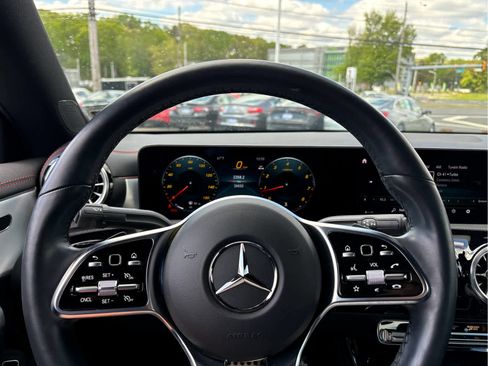 Used 2023 Mercedes-Benz CLA 250 4MATIC image 9