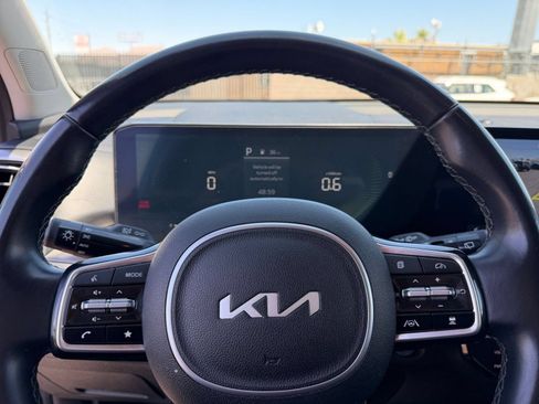 Used 2024 Kia Sorento S FWD image 30
