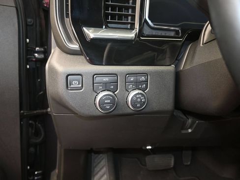 Certified 2025 GMC Sierra 1500 SLT AWD/4WD image 12