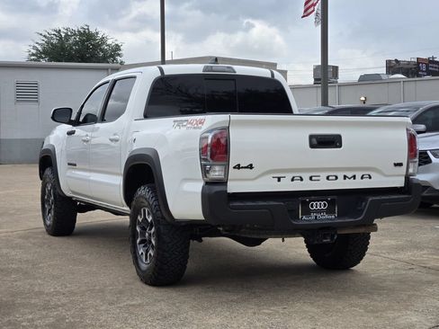 Used 2021 Toyota Tacoma TRD Off-Road AWD/4WD image 11