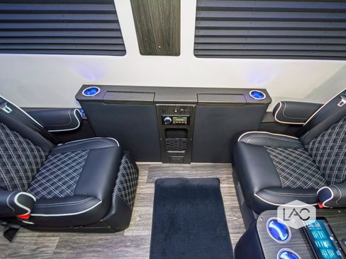 Used 2024 Mercedes-Benz Sprinter 3500 image 22