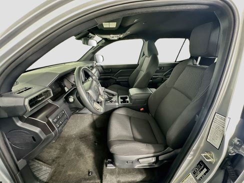 Used 2025 Toyota 4Runner SR5 AWD/4WD image 13