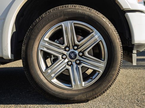 Used 2018 Ford F150 XLT w/ Equipment Group 302A Luxury image 13