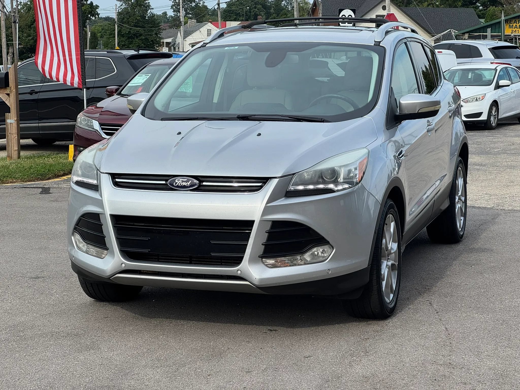 Used 2016 Ford Escape Titanium w/ Equipment Group 301A FWD image 2