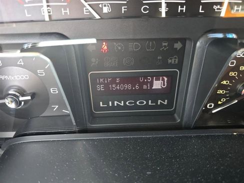 Used 2014 Lincoln Navigator 4WD w/ Equipment Group 101A image 18