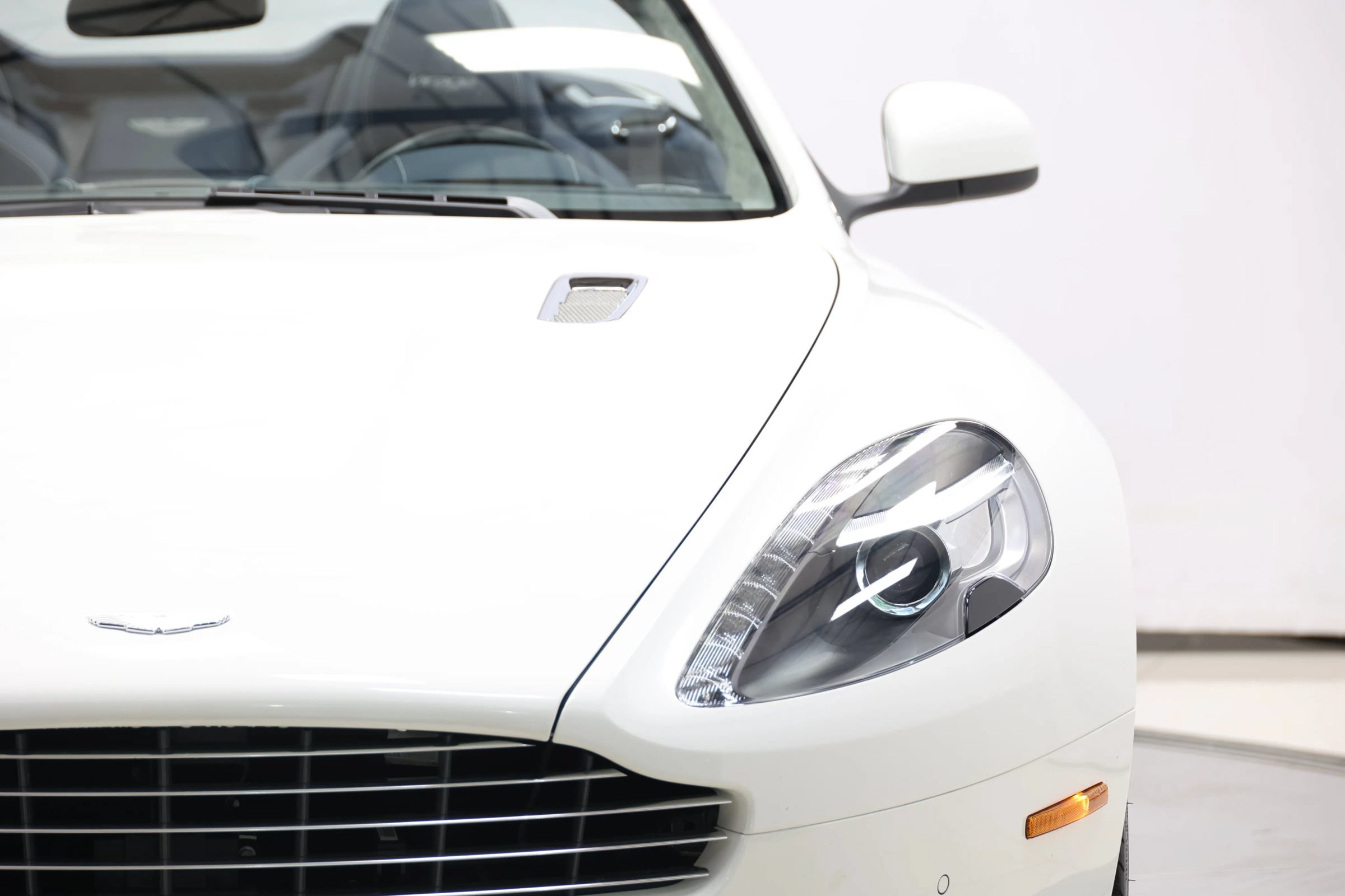Used 2012 Aston Martin Virage Volante RWD image 92
