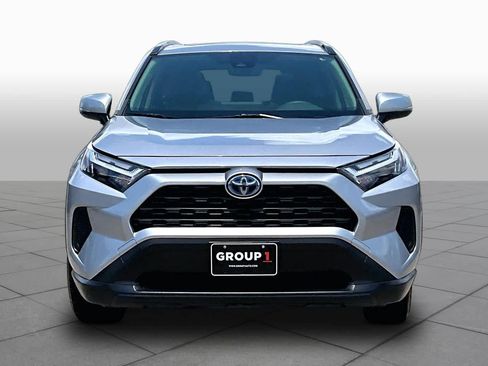 Certified 2022 Toyota RAV4 XLE w/ Convenience Package AWD/4WD image 4