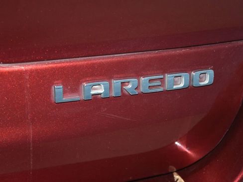 Used 2023 Jeep Grand Cherokee L Laredo image 28