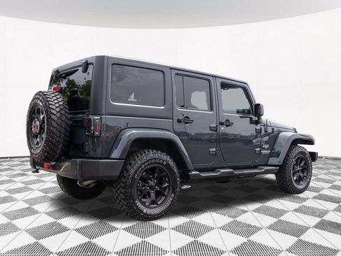 Used 2017 Jeep Wrangler Unlimited Sahara w/ Connectivity Group AWD/4WD image 10