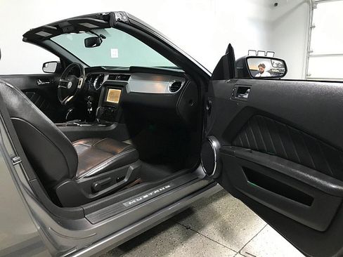 Used 2013 Ford Mustang Premium w/ Electronics Pkg RWD image 20