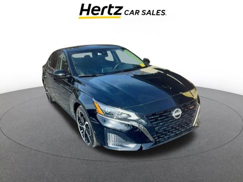 Used 2025 Nissan Altima 2.5 SR image 1