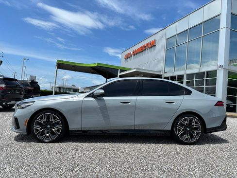 Used 2026 BMW 530i w/ M Sport Package RWD image 2
