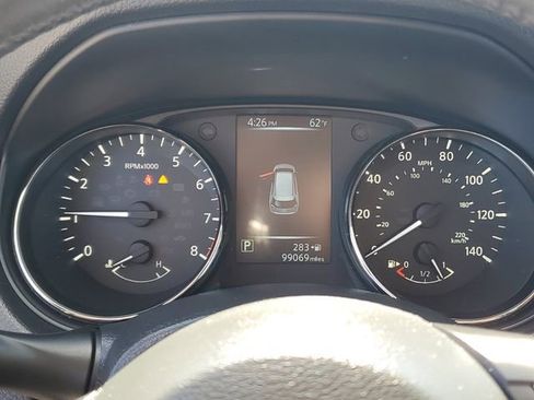 Used 2017 Nissan Rogue SV FWD image 15