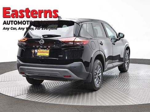 Used 2023 Nissan Rogue S AWD/4WD image 5