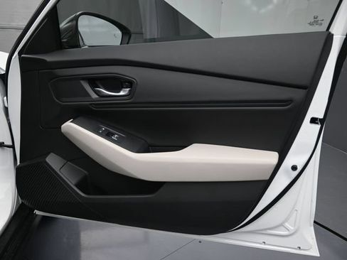 Used 2025 Honda Accord SE image 20