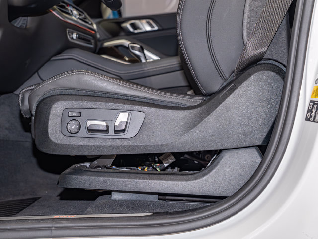 Used 2023 BMW X6 xDrive40i AWD/4WD image 15