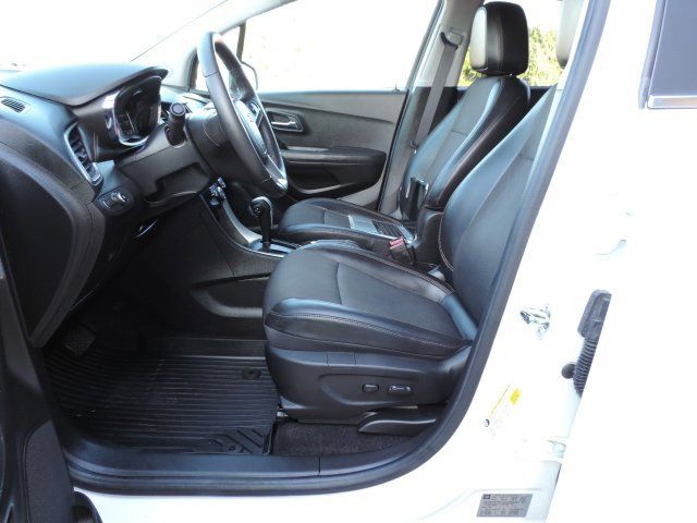 Used 2018 Chevrolet Trax LT w/ LT Convenience Package FWD image 18