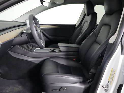 Used 2023 Tesla Model Y AWD image 14