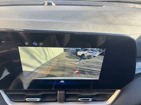 Used 2025 Chevrolet Equinox LT image 17