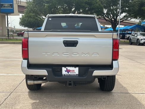 Used 2024 Toyota Tacoma TRD Sport RWD image 6
