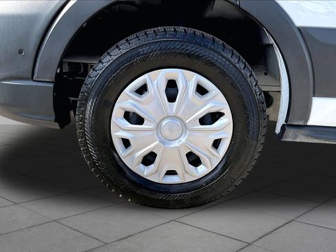 Used 2022 Ford E-Transit Medium Roof RWD image 10