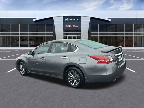 Used 2015 Nissan Altima 2.5 S w/ Special Edition Package image 3
