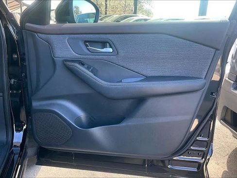 Certified 2023 Nissan Rogue SV image 22