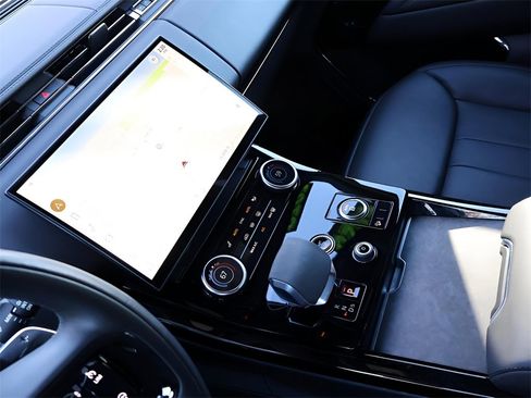 Used 2023 Land Rover Range Rover Sport SE Dynamic image 20