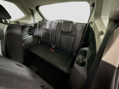 Used 2021 Volkswagen Tiguan SE FWD image 41