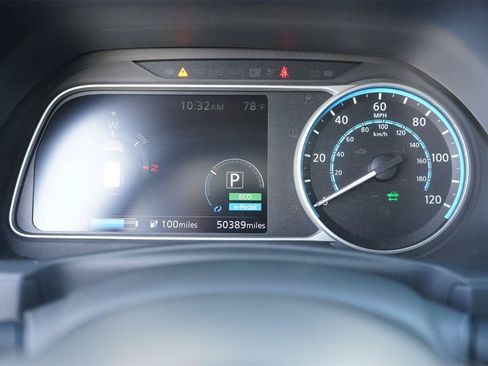 Used 2018 Nissan Leaf SV FWD image 24