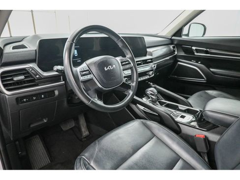 Used 2024 Kia Telluride S image 6
