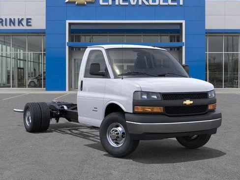 New 2025 Chevrolet Express 3500 w/ Power Convenience Package RWD image 7