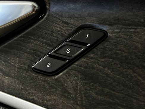 Used 2024 Jeep Grand Cherokee Limited RWD image 15