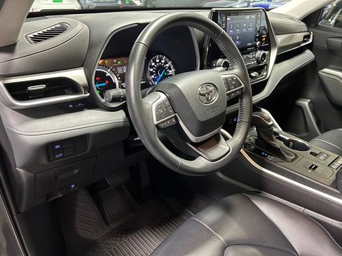 Certified 2022 Toyota Highlander XLE image 14