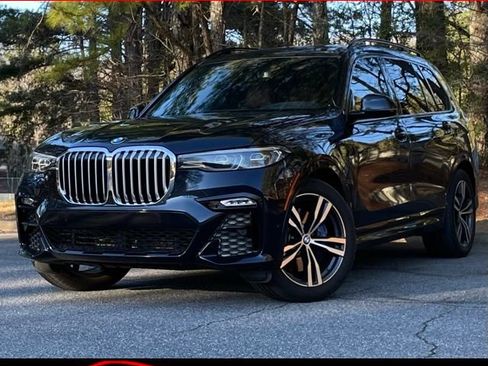 Used 2022 BMW X7 xDrive40i w/ M Sport Package AWD/4WD image 1