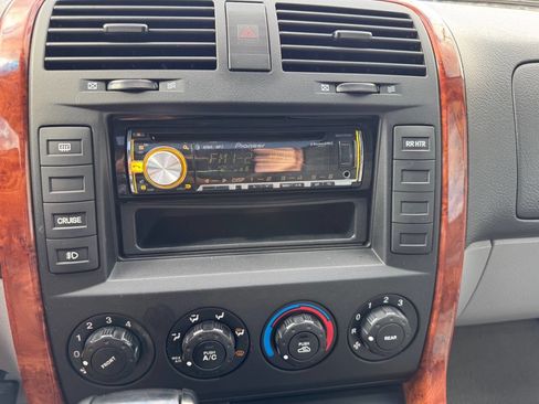 Used 2005 Kia Sedona EX image 21