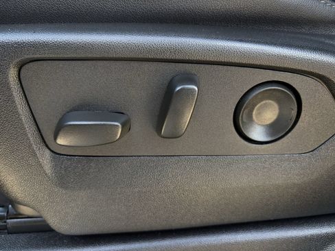 Used 2025 Chevrolet Tahoe LT RWD image 27