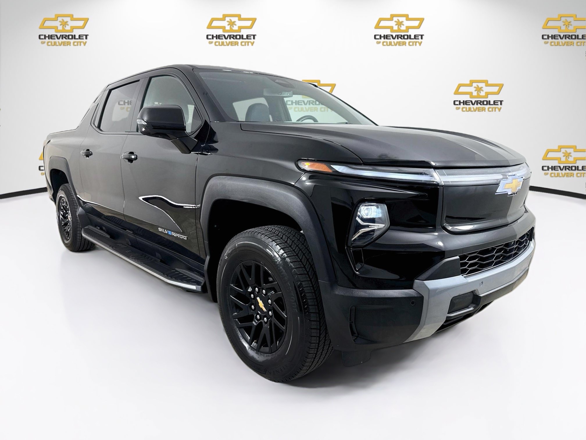 Used 2025 Chevrolet Silverado EV LT AWD/4WD image 1