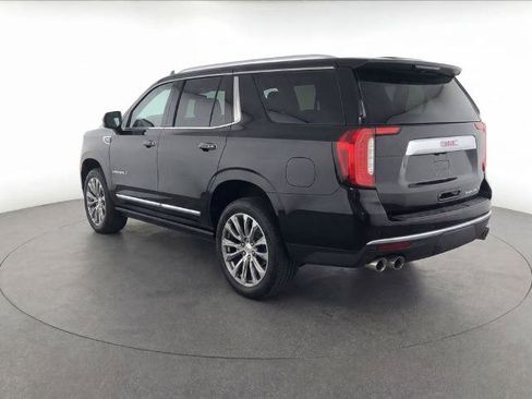 Used 2021 GMC Yukon Denali w/ Denali Premium Package AWD/4WD image 3