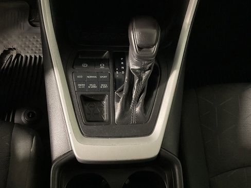 Used 2021 Toyota RAV4 XLE image 22