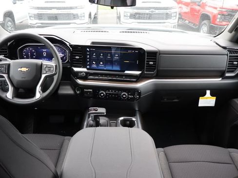 New 2026 Chevrolet Silverado 1500 LT w/ Convenience Package II AWD/4WD image 16