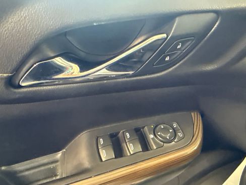 Used 2020 GMC Acadia SLE FWD image 20