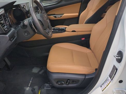 Used 2025 Lexus NX 250 FWD w/ Accessory Package (Z1) image 17