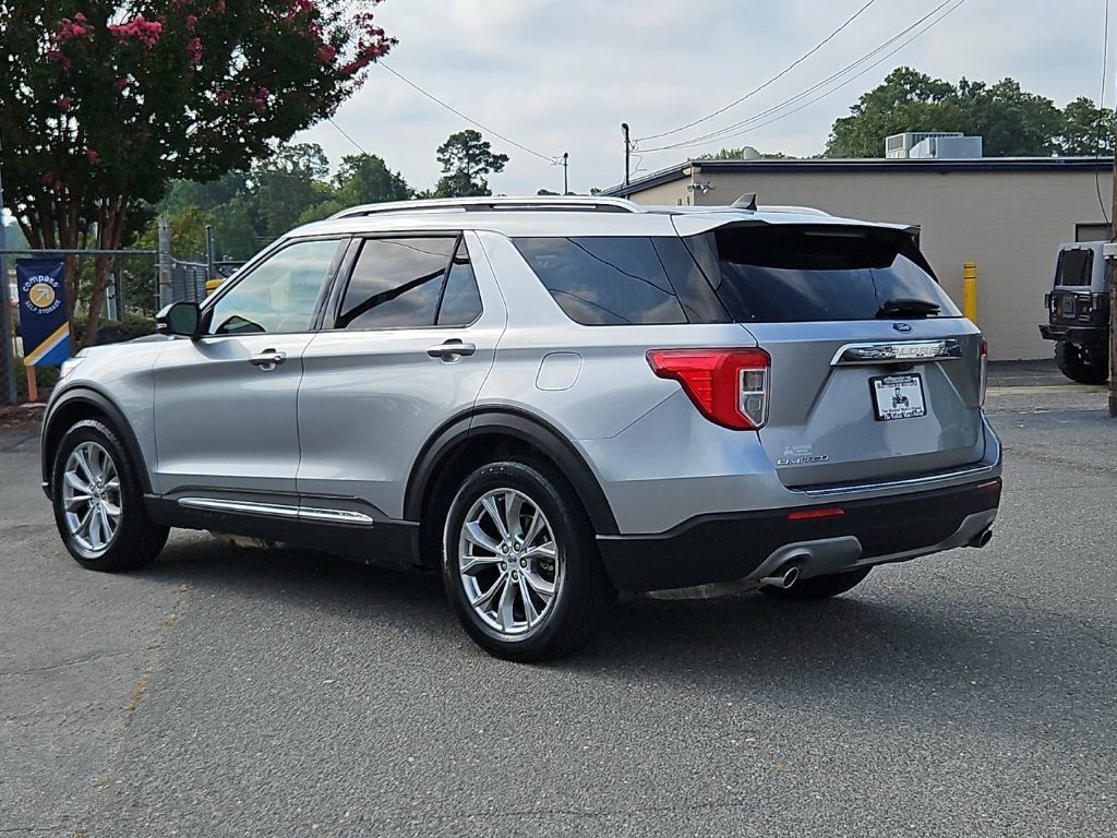 Used 2022 Ford Explorer Limited w/ Equipment Group 301A RWD image 5