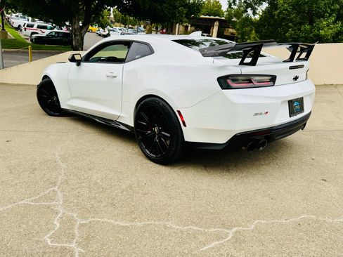Used 2018 Chevrolet Camaro ZL1 image 35