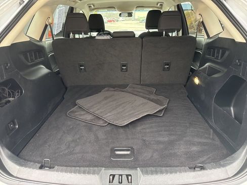 Used 2020 Ford Edge SE image 15