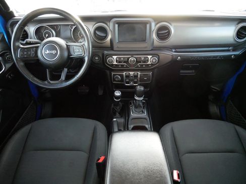 Used 2022 Jeep Wrangler Unlimited Sport image 11