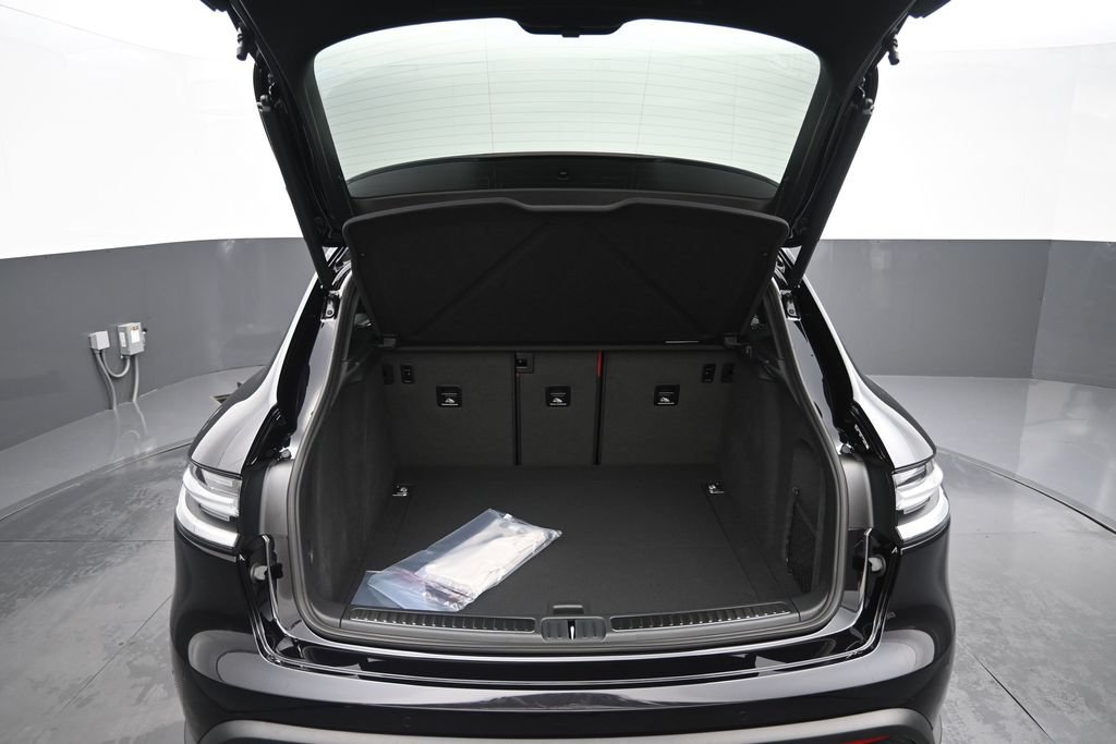 New 2026 Porsche Macan AWD/4WD image 26