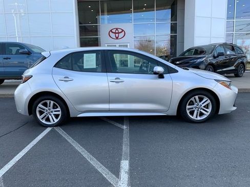 Used 2019 Toyota Corolla SE w/ SE Option Package image 2