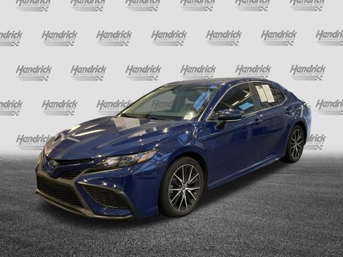 Used 2024 Toyota Camry SE FWD image 6